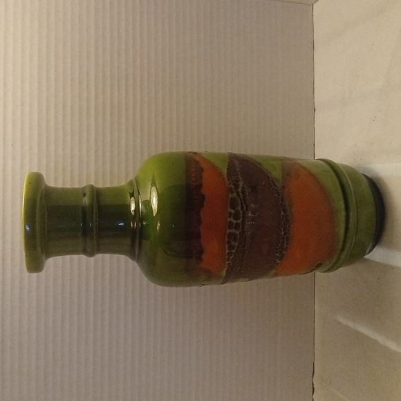 Royal Hagger Vase - Picture 1 of 3